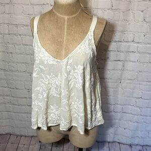 Blush Noir White lacy tank top  size med